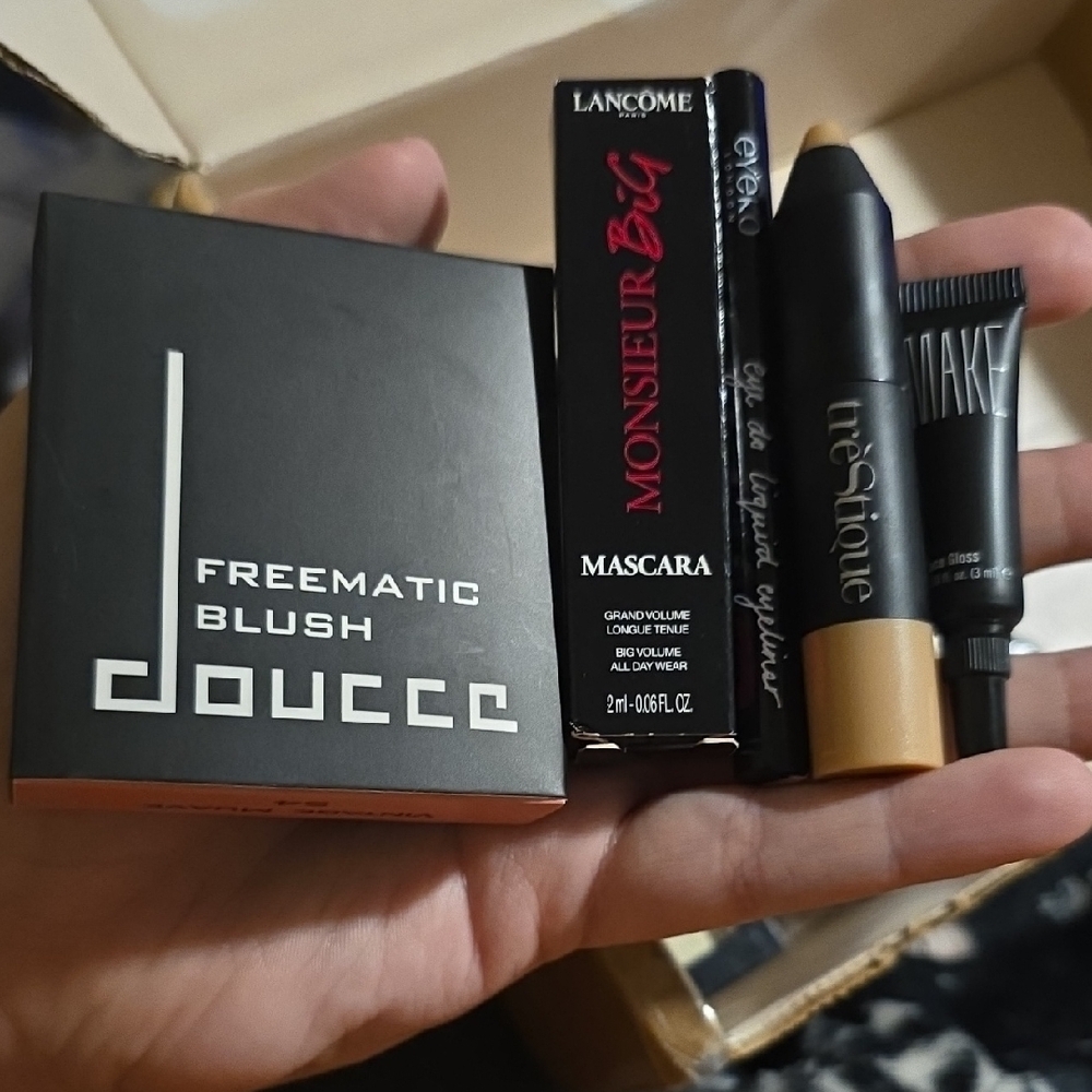 High End Makeup Bundle